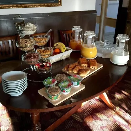 宾馆 The White Swan