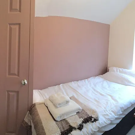 宾馆 The White Swan