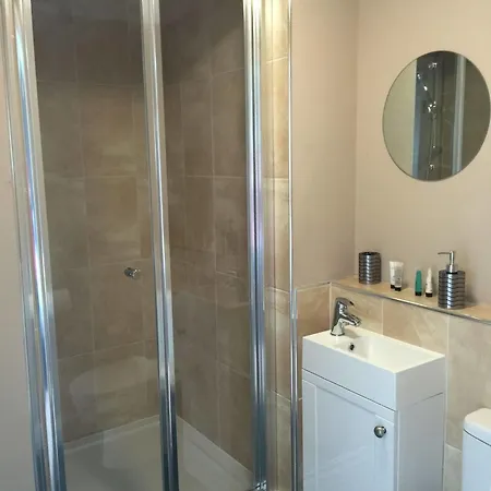 宾馆 The White Swan